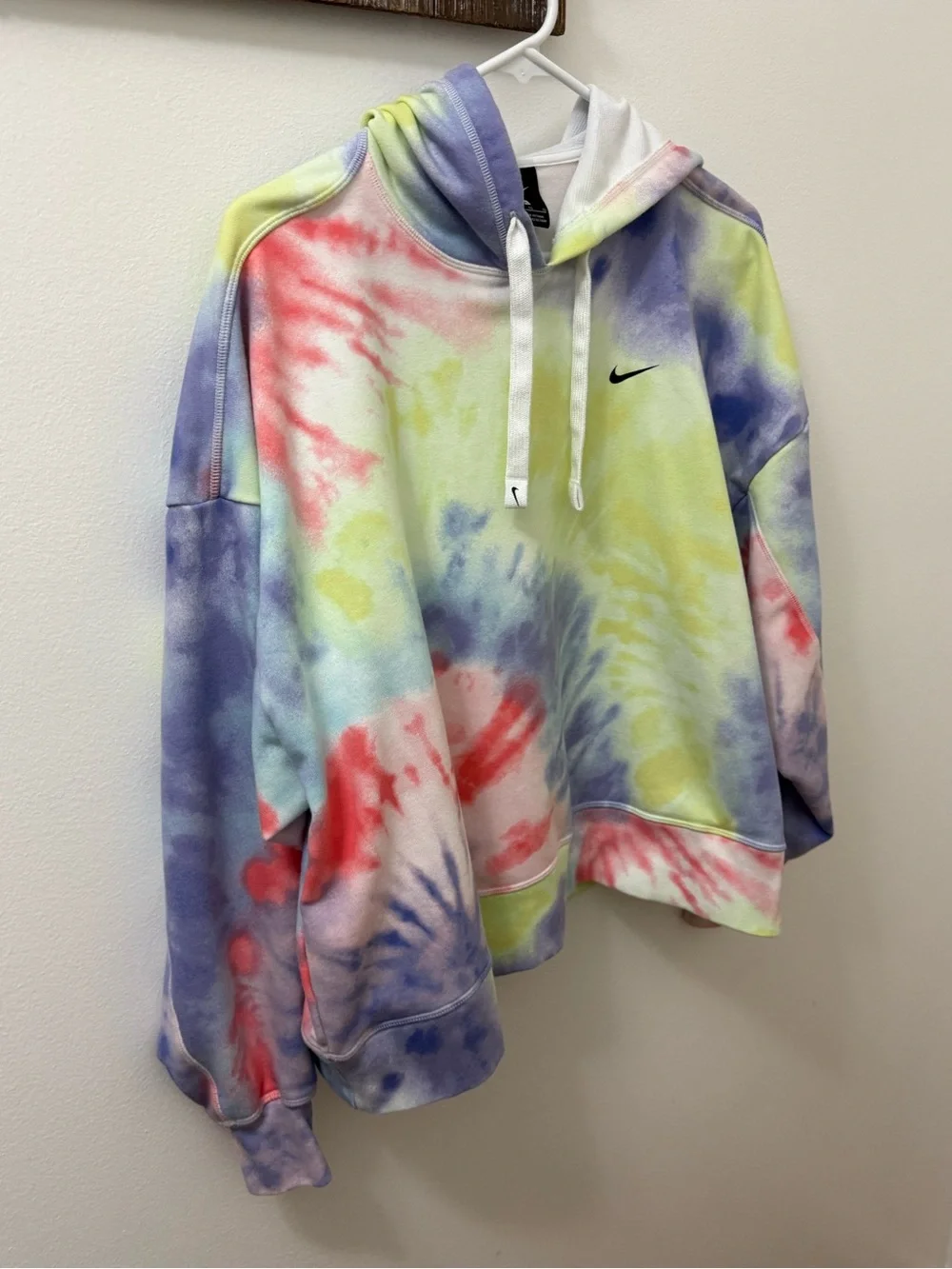 Nike Pastel Tie-Dye Hoodie in Lavender, Yellow and White